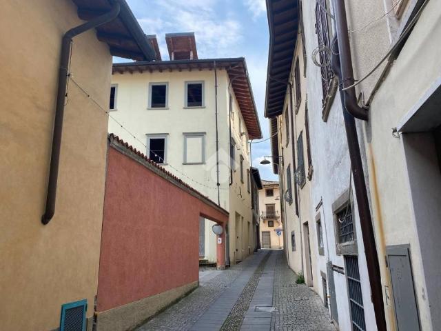 Casa indipendente in vendita a Sale Marasino BS