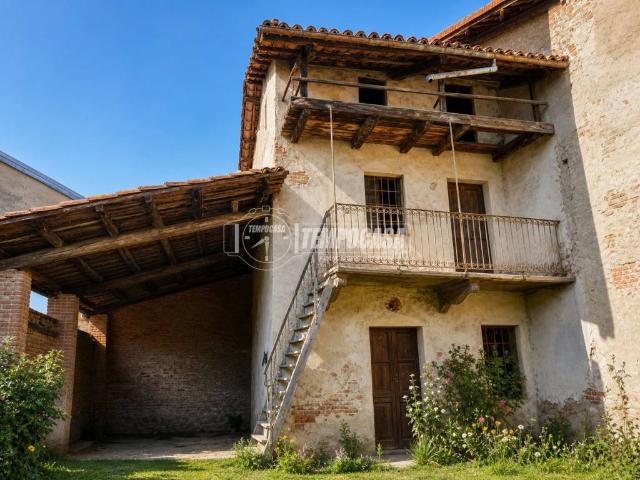 Casa indipendente in vendita a Salerano Canavese TO