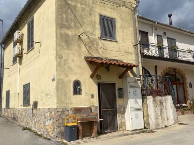 Casa indipendente in vendita a Salerno SA