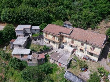 Casa indipendente in vendita a Salerno SA
