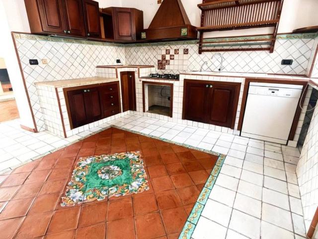 Casa indipendente in vendita a Salerno SA