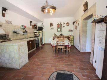 Casa indipendente in vendita a Salisano RI