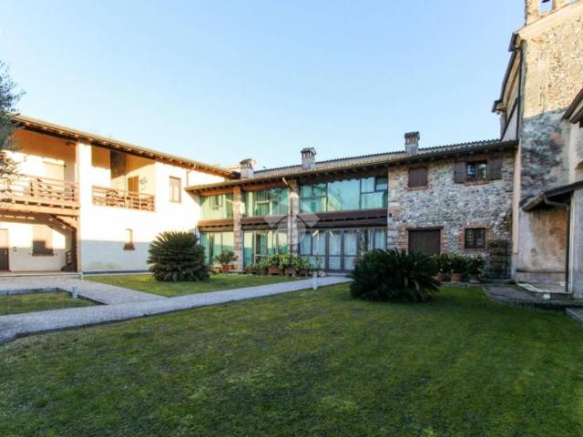 Casa indipendente in vendita a Salò BS