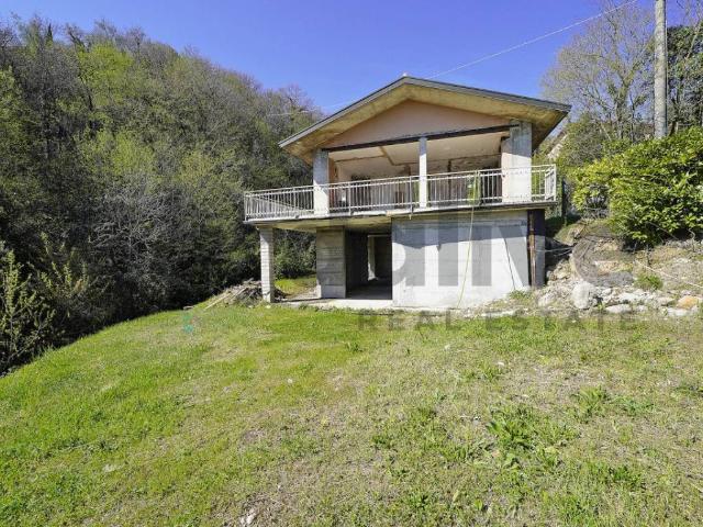 Villa in vendita a Salò BS
