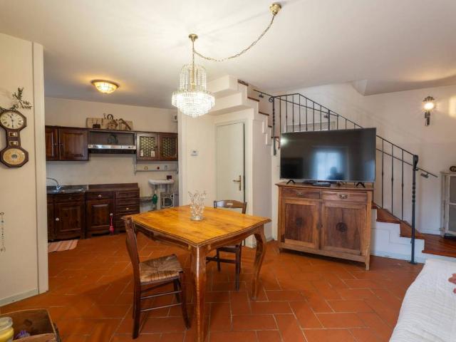 Casa indipendente in vendita a Salò BS
