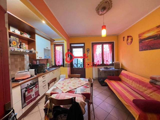 Casa indipendente in vendita a Saltrio VA