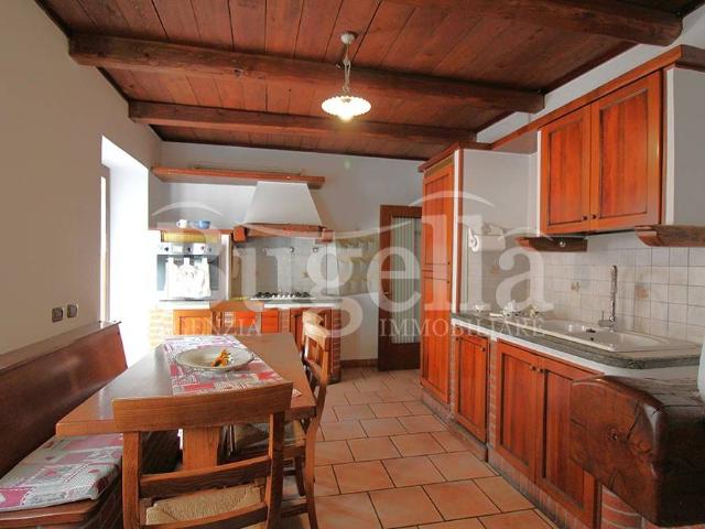 Casa indipendente in vendita a Salussola BI