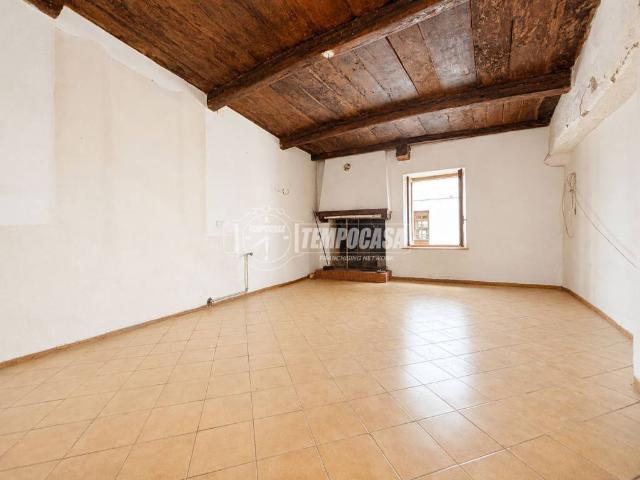 Casa indipendente in vendita a Salussola via Roma