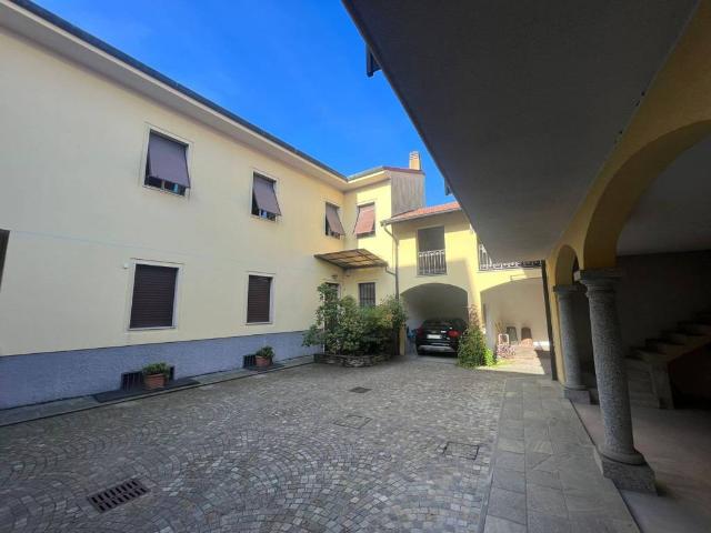 Casa indipendente in vendita a Samarate VA