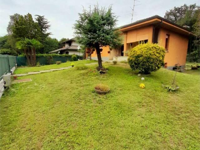 Casa indipendente in vendita a Samarate VA