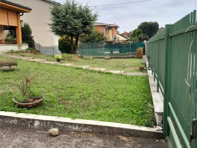 Casa indipendente in vendita a Samarate VA