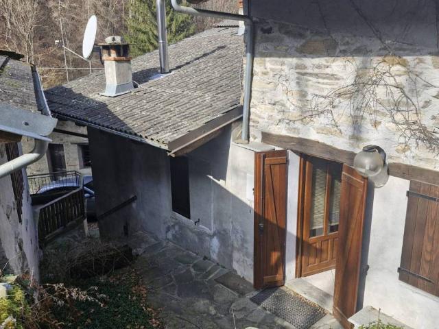 Casa indipendente in vendita a Sampeyre CN