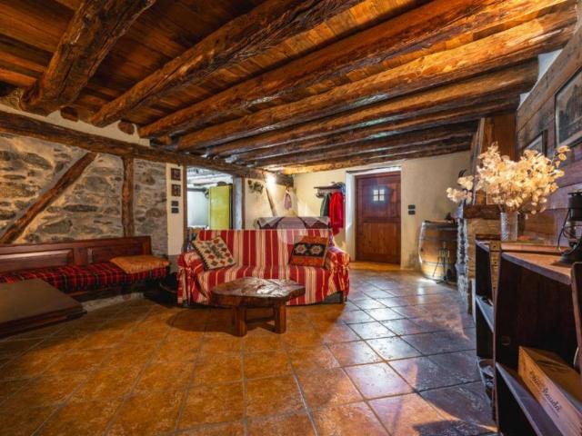 Casa indipendente in vendita a Sampeyre CN