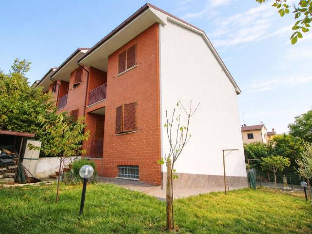 Casa indipendente in vendita a San Marcello AN