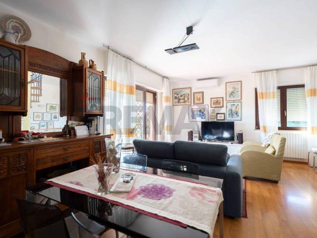 Casa indipendente in vendita a San Marcello