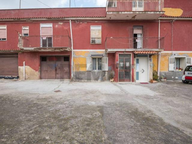 Casa indipendente in vendita a San Michele di Ganzaria CT