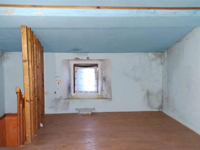 Casa indipendente in vendita a San Benedetto Val di Sambro BO