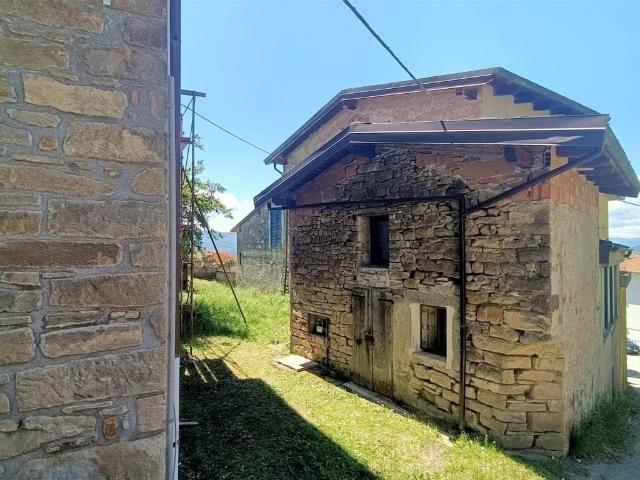 Casa indipendente in vendita a San Benedetto Val di Sambro BO