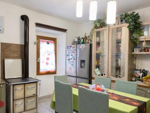 Casa indipendente in vendita a San Benedetto Val di Sambro BO