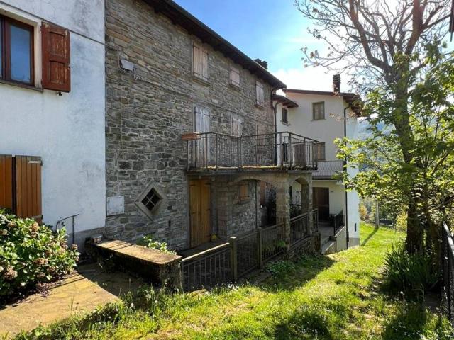 Casa indipendente in vendita a San Benedetto Val di Sambro BO