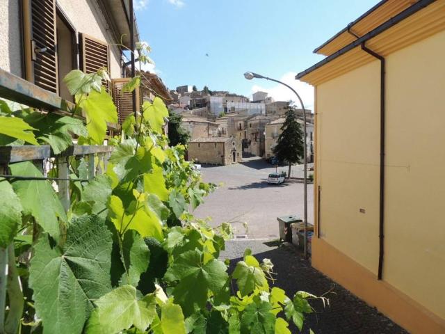 Casa indipendente in vendita a San Benedetto in Perillis AQ