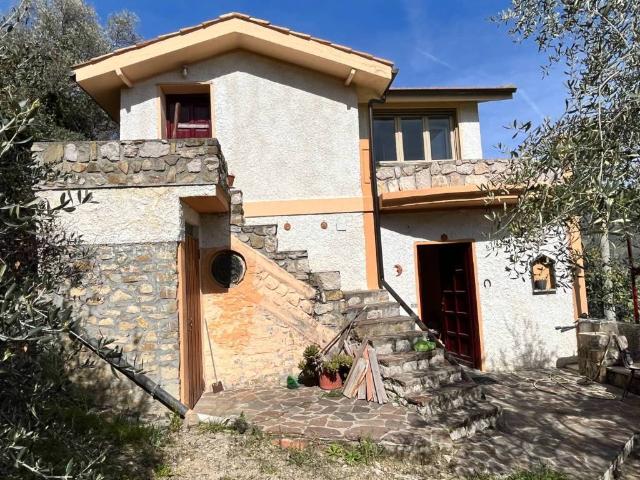 Casa indipendente in vendita a San Biagio della Cima IM