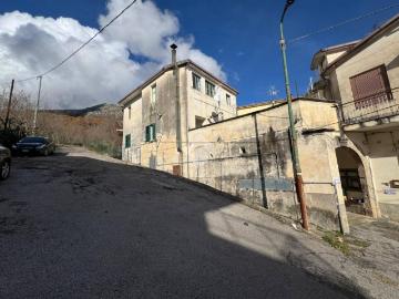 Casa indipendente in vendita a San Cipriano Picentino SA