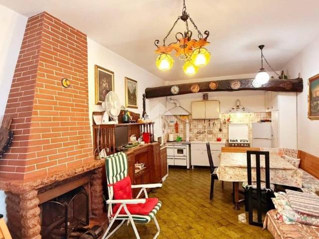 Casa indipendente in vendita a San Colombano Certenoli GE