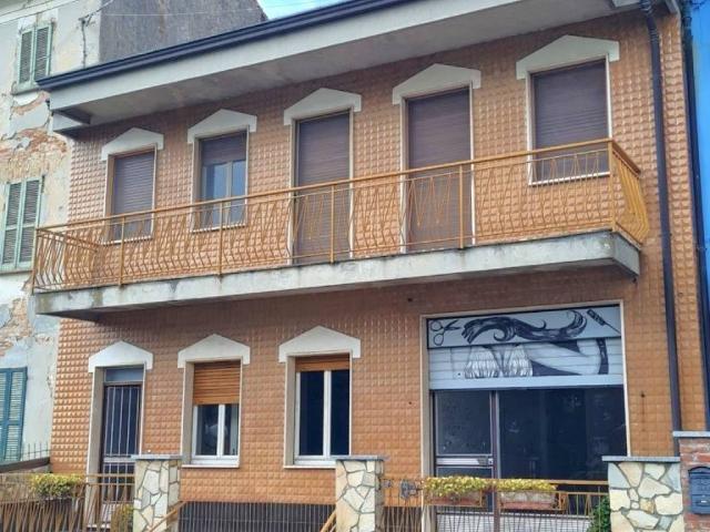 Casa indipendente in vendita a San Damiano al Colle PV