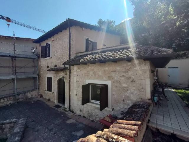 Casa indipendente in vendita a San Demetrio Ne' Vestini AQ