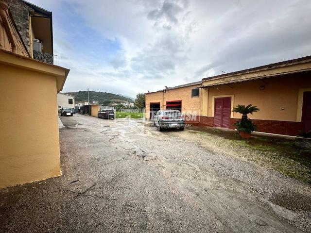 Casa indipendente in vendita a San Felice a Cancello CE