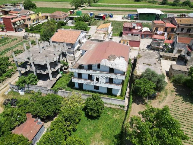 Casa indipendente in vendita a San Felice a Cancello CE