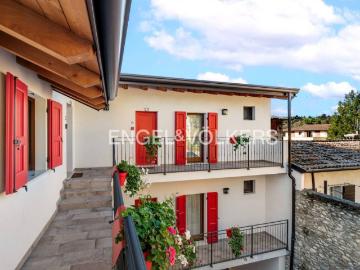 Casa indipendente in vendita a San Felice del Benaco BS