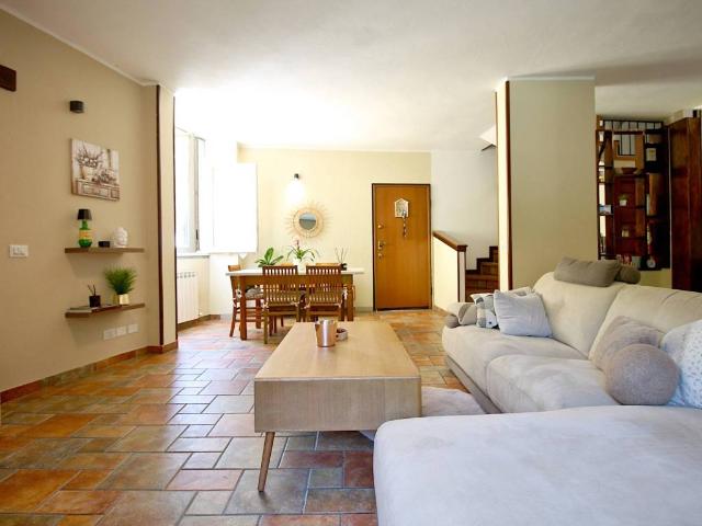 Casa indipendente in vendita a San Fermo della Battaglia CO