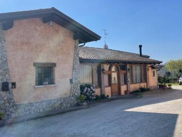 Casa indipendente in vendita a San Giorgio del Sannio BN