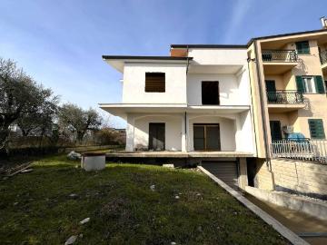 Casa indipendente in vendita a San Giorgio del Sannio BN