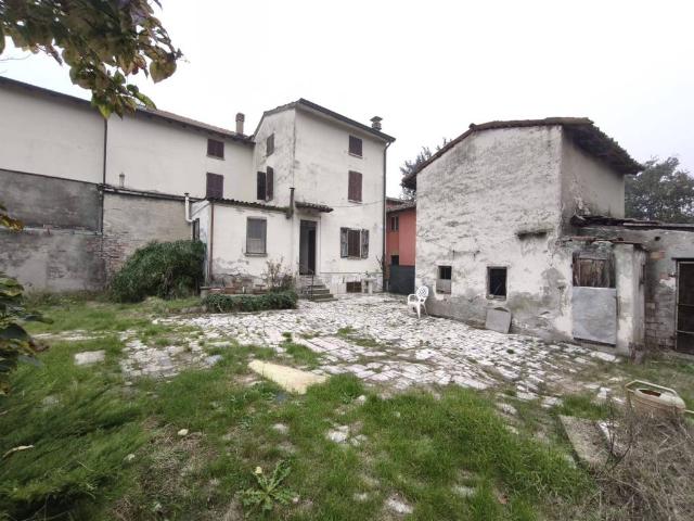 Casa indipendente in vendita a San Giorgio Piacentino PC