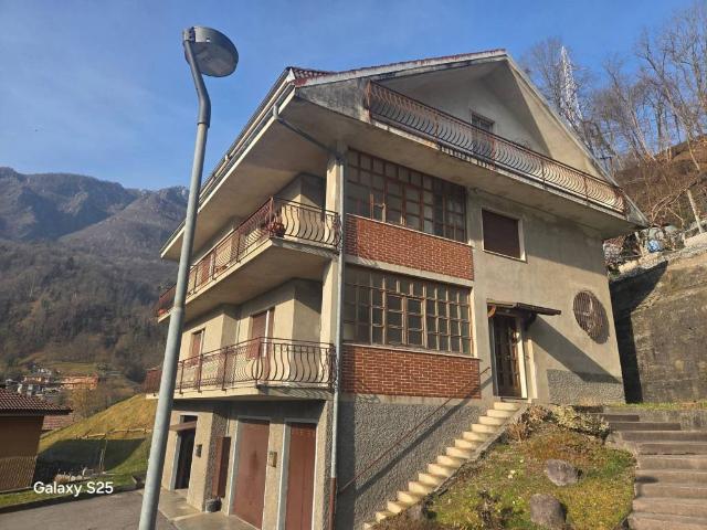 Casa indipendente in vendita a San Giovanni Bianco BG