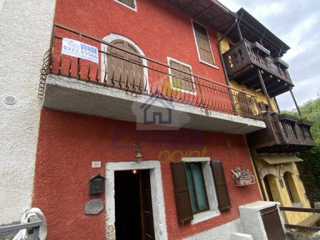 Casa indipendente in vendita a San Giovanni Bianco BG