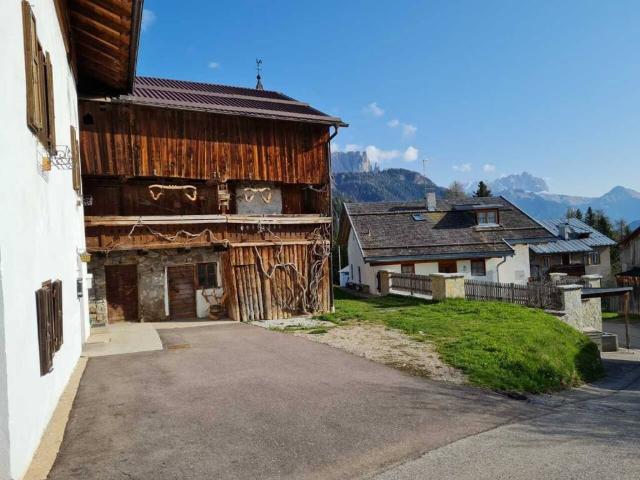 Casa indipendente in vendita a San Giovanni di Fassa TN