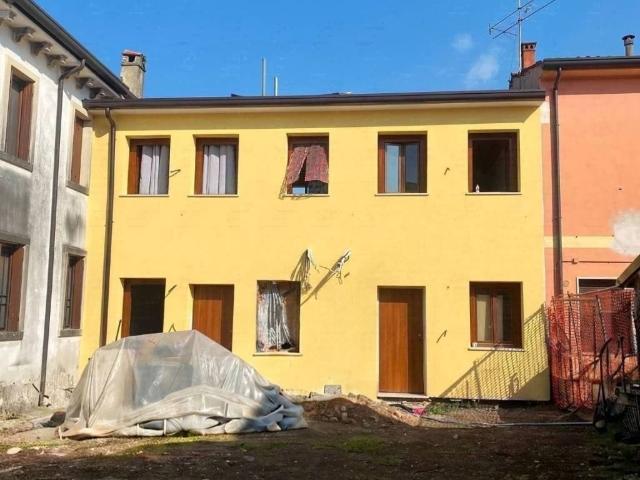 Casa indipendente in vendita a San Giovanni Lupatoto VR