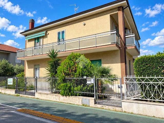 Casa indipendente in vendita a San Giovanni Teatino, Sambuceto