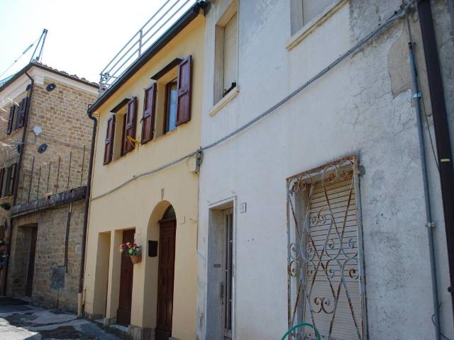 Casa indipendente in vendita a San Ginesio MC