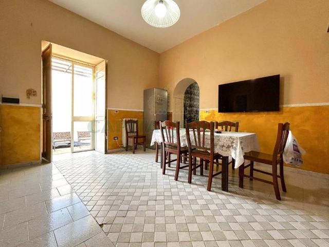 Casa indipendente in vendita a San Paolo Bel Sito NA
