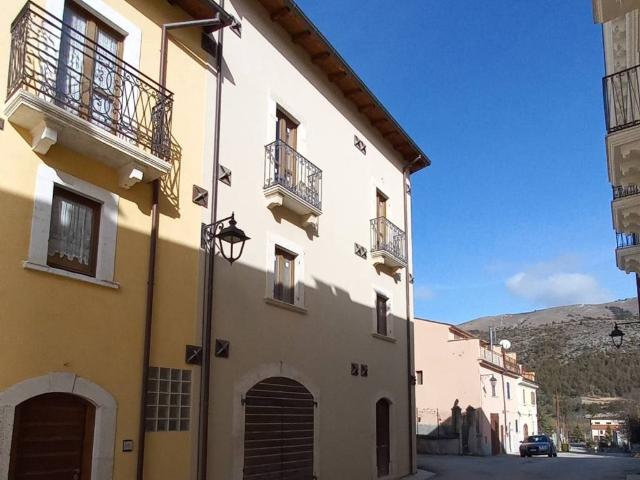 Casa indipendente in vendita a San Pio delle Camere AQ