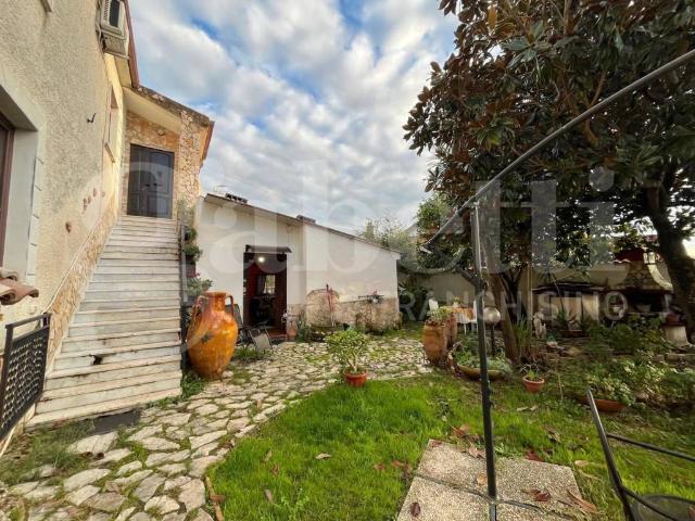 Casa indipendente in vendita a San Potito Sannitico CE