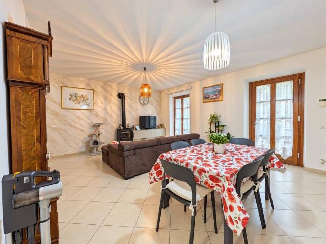 Casa indipendente in vendita a San Quirico d'Orcia SI
