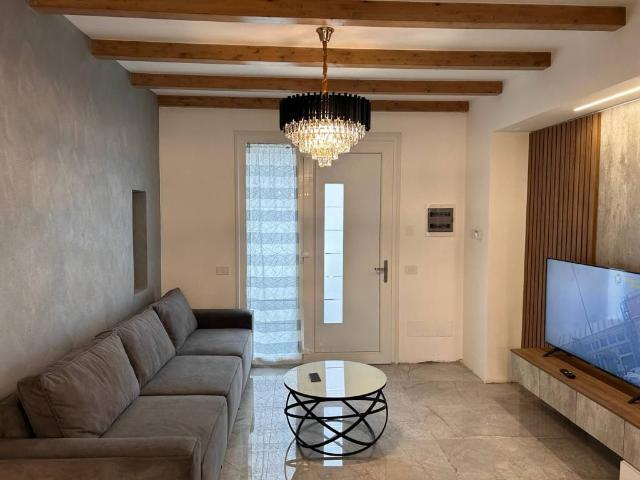Casa indipendente in vendita a San Rocco al Porto LO