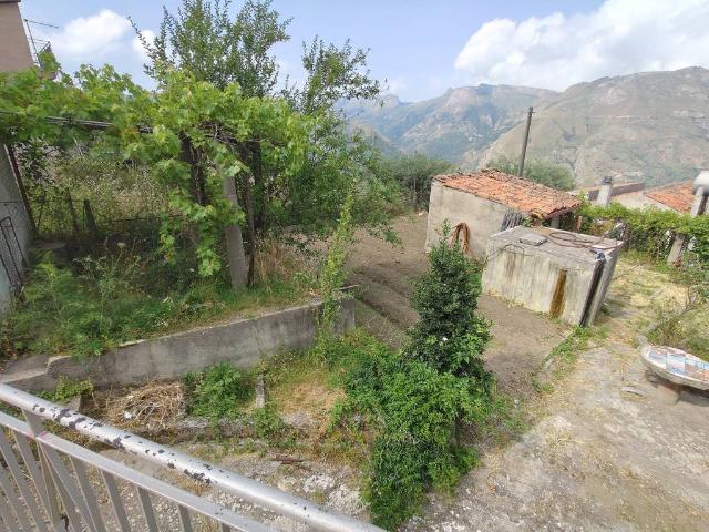 Casa indipendente in vendita a San Salvatore di Fitalia ME