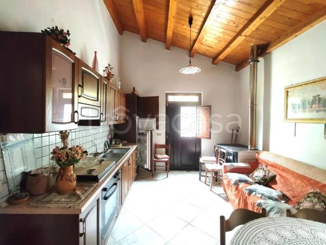 Casa indipendente in vendita a San Salvatore di Fitalia